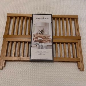 Threshold drying rack